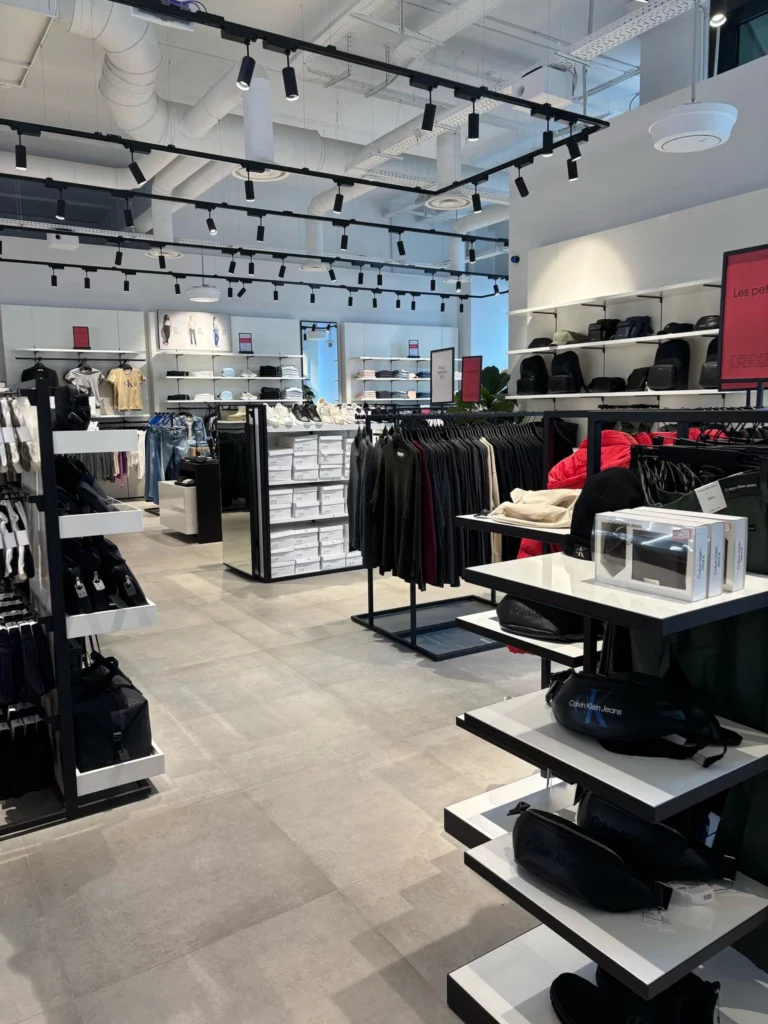photo de travaux intérieurs réalisés dans des commerces à McArthurGlen