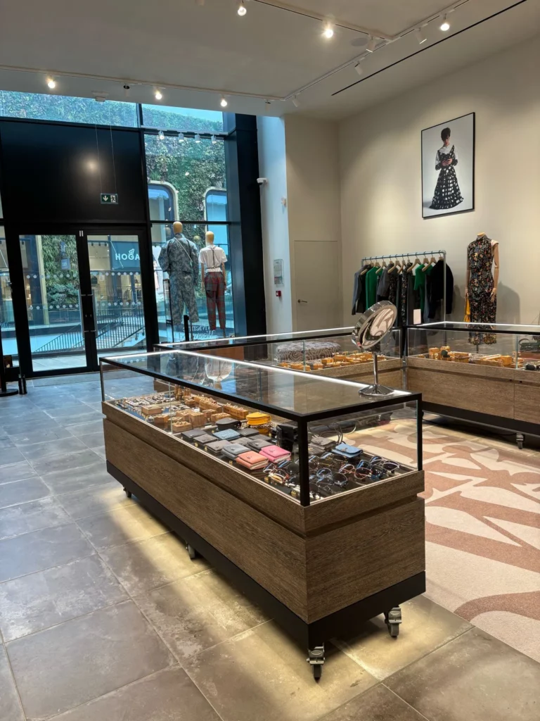 photo de travaux intérieurs réalisés dans des commerces à McArthurGlen