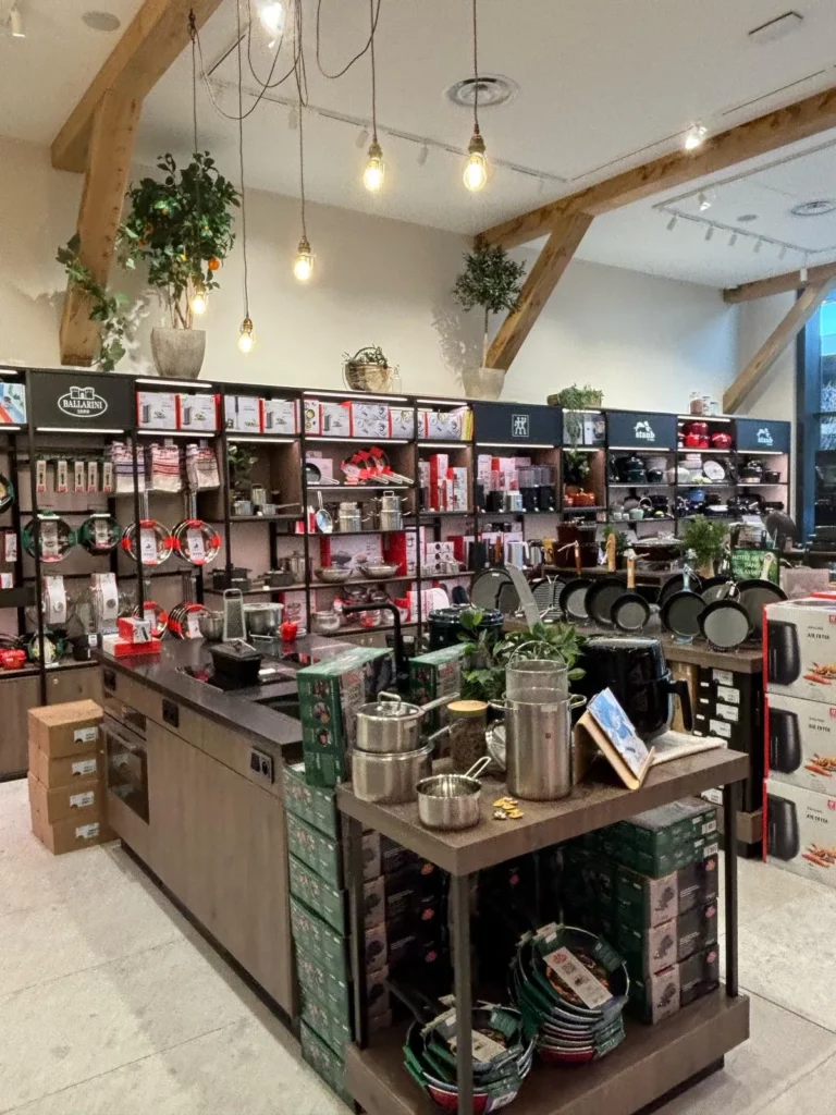photo de travaux intérieurs réalisés dans des commerces à McArthurGlen
