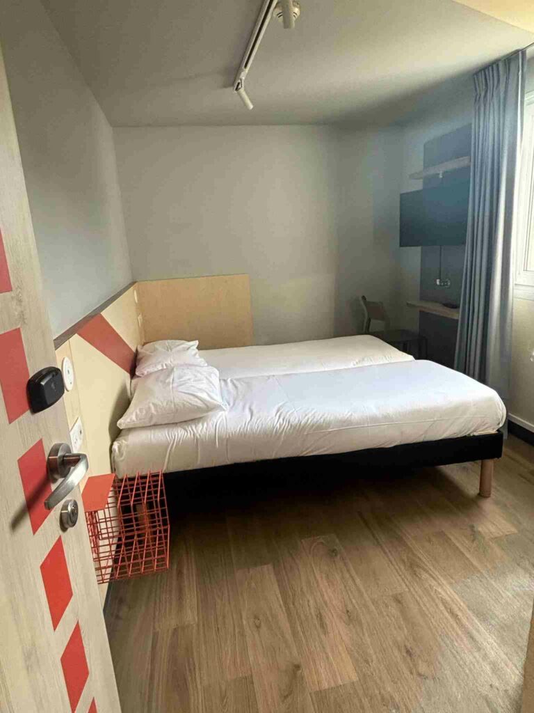 chantier-rénovation-ibis-chambre2